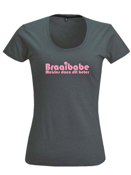 braaibaas sy's baas babe t-shirt for womens, for the women of south africa who wear the pants in the house